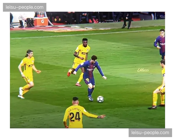 科莫主场激进反压迫战术 丢失球权立即围抢